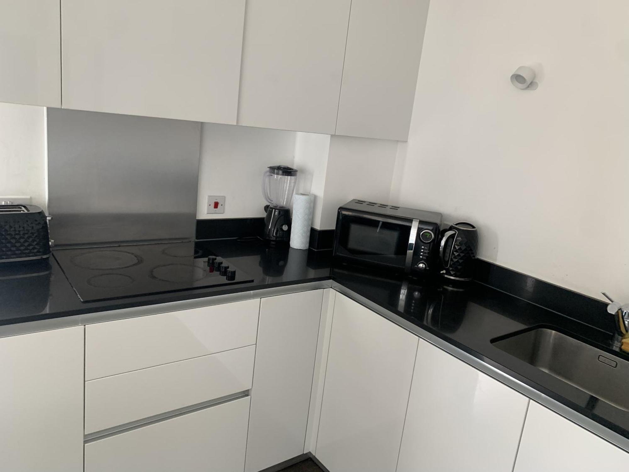 2 Bedroom 2 Bath 1 Ensuite In Roya Asenal Beautiful Views & Parking Londres Exterior foto