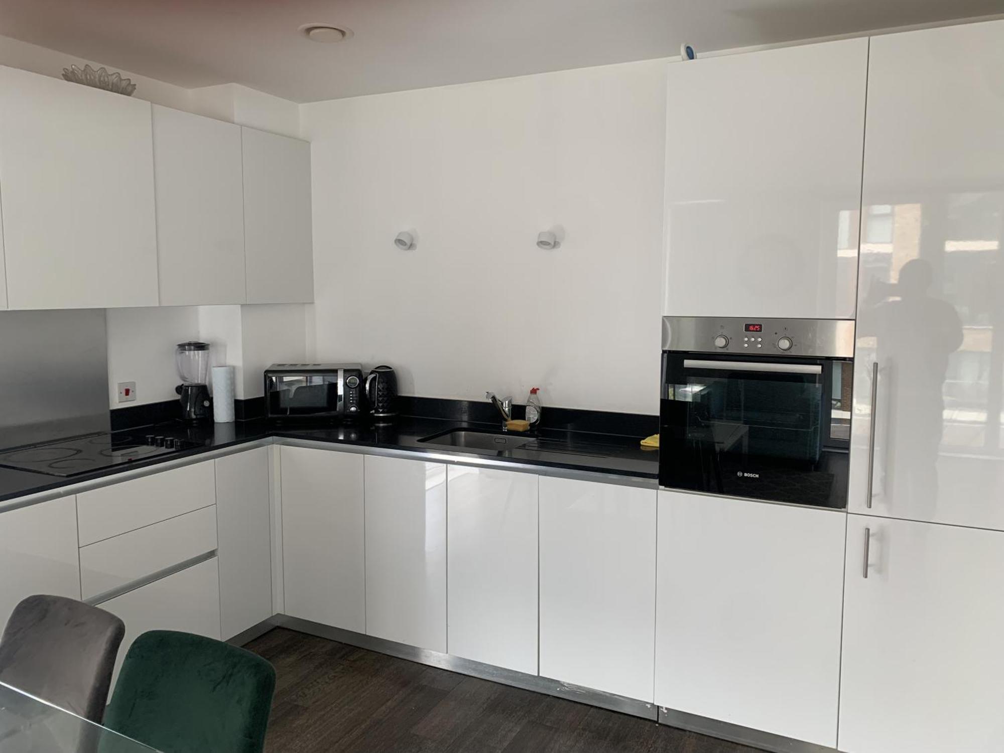 2 Bedroom 2 Bath 1 Ensuite In Roya Asenal Beautiful Views & Parking Londres Exterior foto